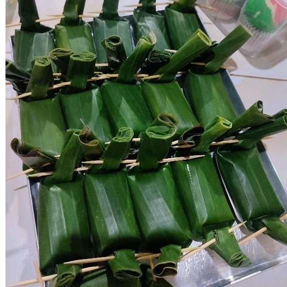 

Lemper isi Ayam Isi 5