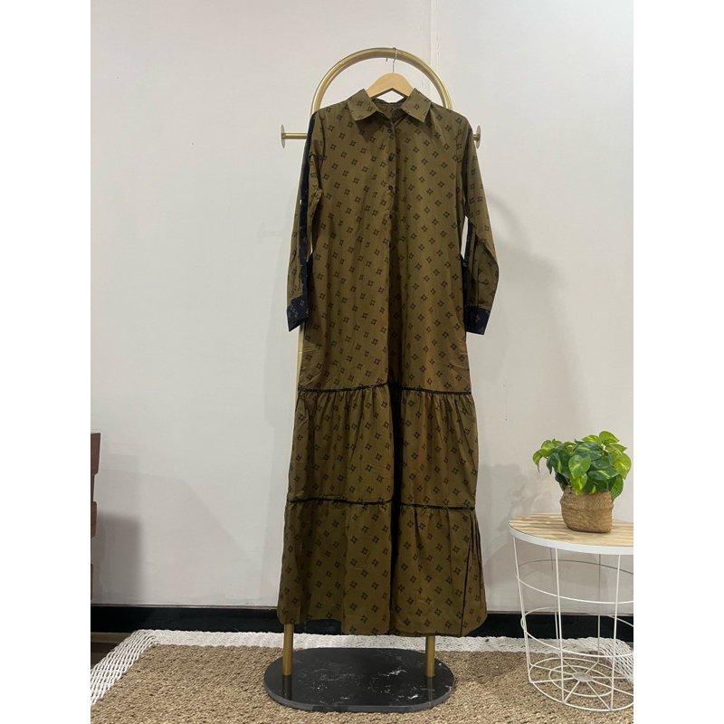 Korina Mono Sabrina Dress