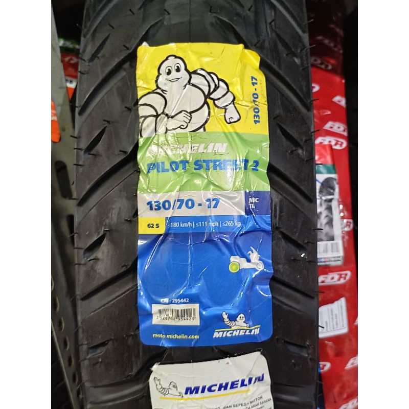 BAN MICHELIN 130/70-17 PILOT STREET 2  TUBELESS - DOT 4223