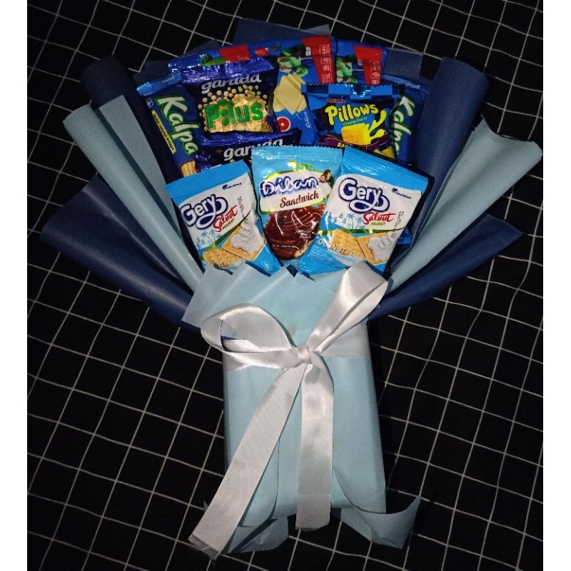 

Buket makanan bertema warna biru