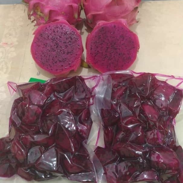 

BUAH NAGA BEKU 1KG FROZEN DRAGON FRUIT 1000GR