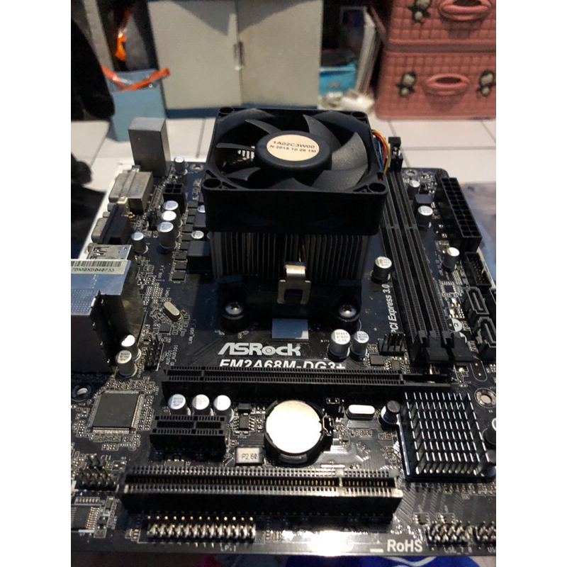 Mobo Asrock FM2A6M-DG3+ / Prossesor AMD A6-7680 / RAM 8Gb