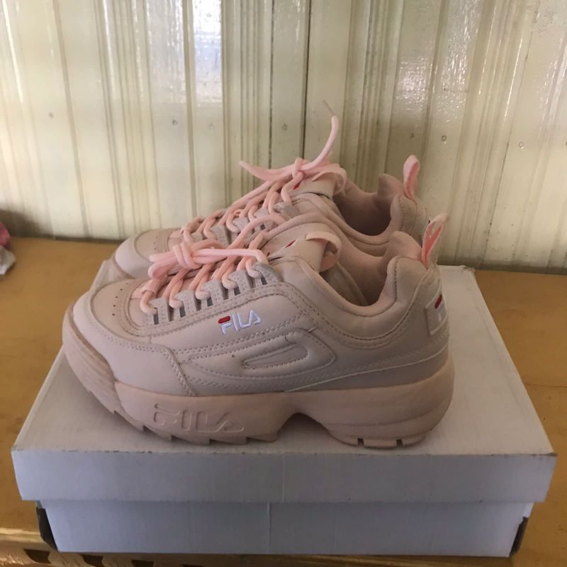 sepatu Fila disruptor nude pink