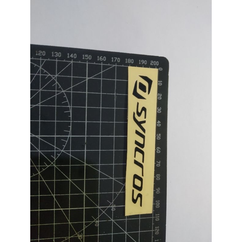 

cutting stiker syncros