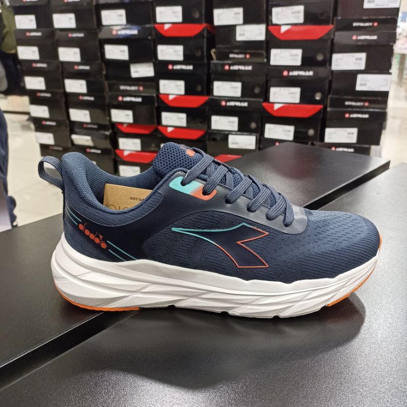 Diadora Holila M original