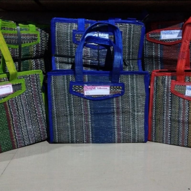 

Tas Tenun Tikar Hajatan (Muat Gula 8Kg) / Tas Buwuh Grosir / Tas Souvenir Hajatan / Tas Tanun Grosir