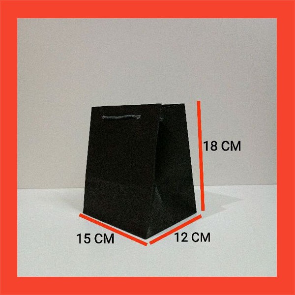 

Paperbag Donat Hitam Polos size 15 x 12 x 18 (PxLxT)