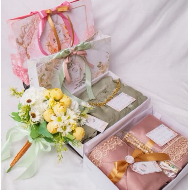 

Tas Paper Bag Tas Bridesmaid , Tas Slidingbox Bingkisan Gift Custom Tas Hampers FREE Tasbih KAIA Hampers