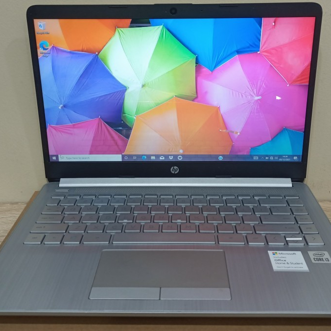 Hp 14s-cf2075TU Intel core i3-10110U RAM 4 GB SSD 256 GB
