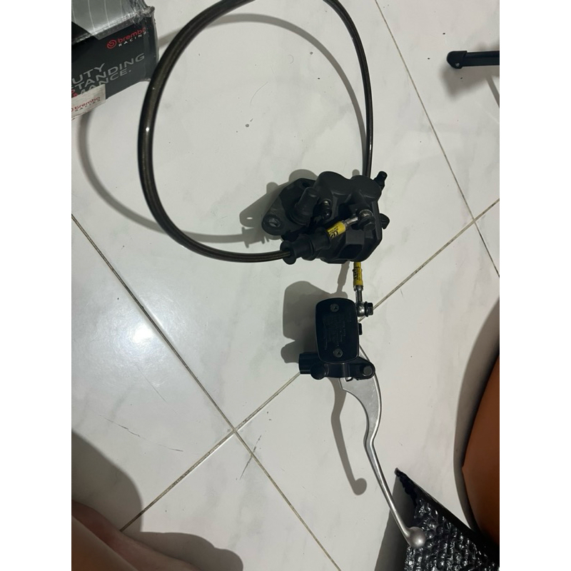 di jual master rem dan kaliper depan yamaha r25 mt25 copotan motor dan selang rem kampas masih tebal