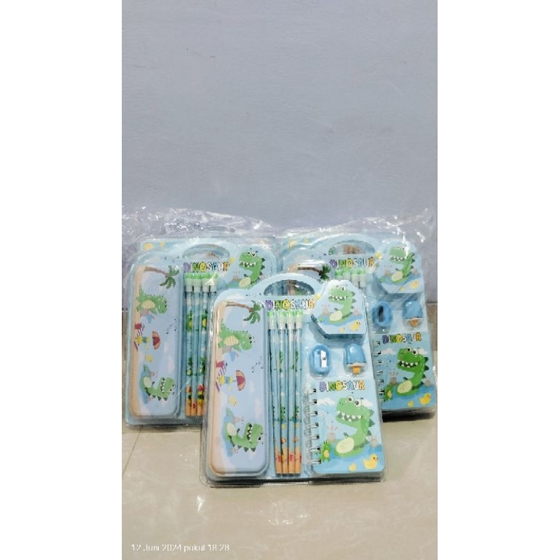 

Set tempat pensil + notebook Motif