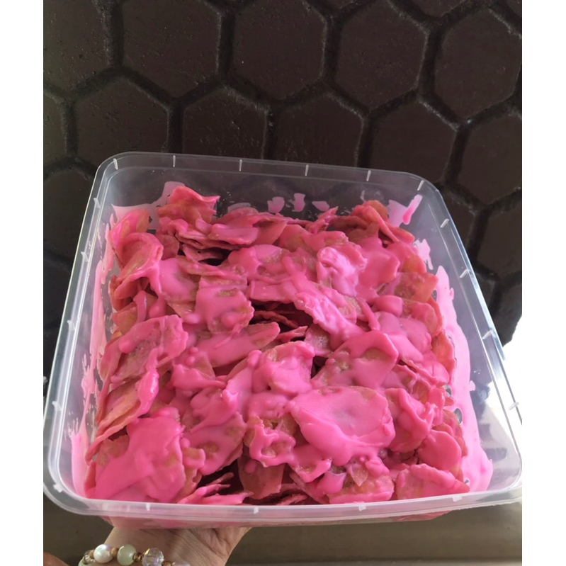 

keripik pisang lumer box 2000 mili Strawberry (500 gram)