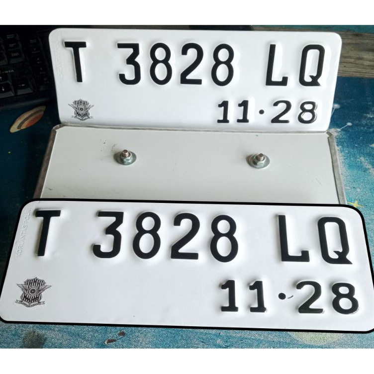 KODE S78Y PLAT NOMOR MOTOR PUTIH BAUT TANAM ADA LOGO KORLANTAS POLRI ini