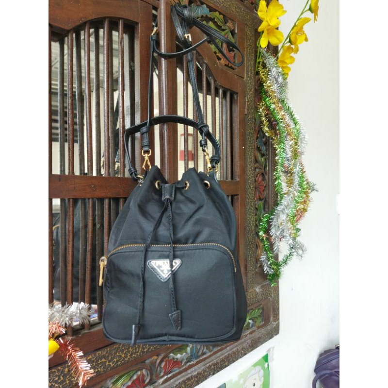 Prada** nilon serut bucket ziperr Riri