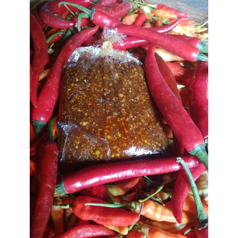 

sambal kacang gurih tidak terlalu pedas,khas desa rasa nya pas yuk cobain