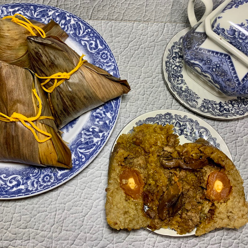 

Bakcang Komplit Telur Asin