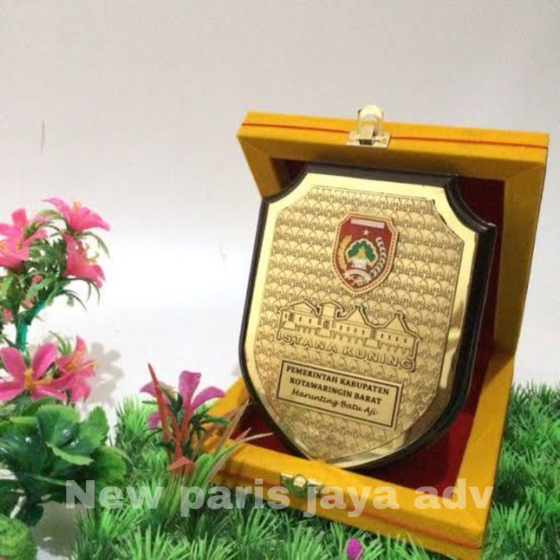 Plakat Kayu perisai kuningan custom