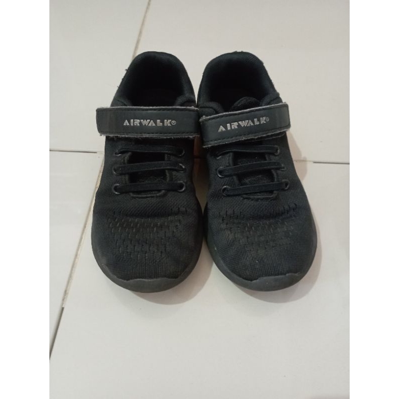 Airwalk jayden junior sepatu anak preloved size EUR30