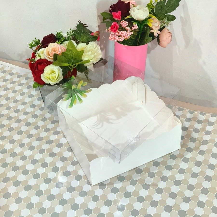 

16164-BOX MIKA PUTIH - DUS KUE - KOTAK - KARDUS 16 x 16 x 4 CM