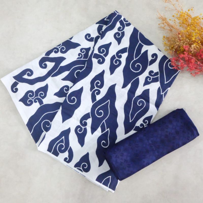 kain batik mega mendung dasar putih