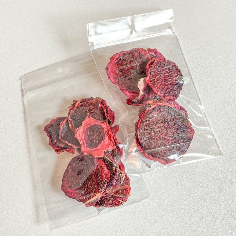 

BUAH NAGA KERING /DRIED DRAGON FRUIT / BUAH KERING /HIASAN LILIN/ GARNISH/HANDMADE