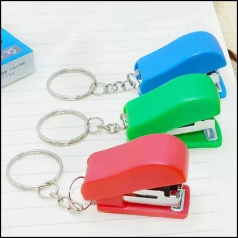 

GANTUNGAN KUNCI STAPLES MINI STATIONERY ATK SEKOLAH KANTOR STAPLER KEYCHAIN