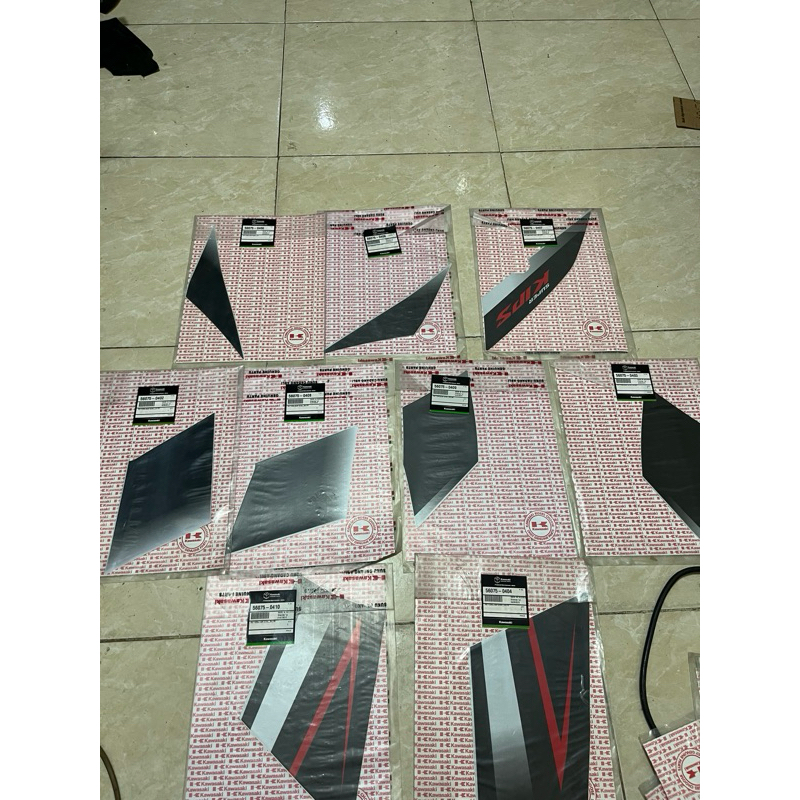 stiker ninja rr 2015 SE putih hitam