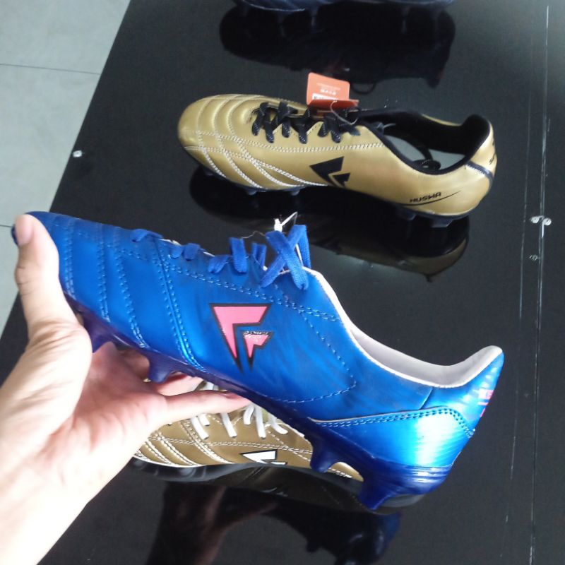 Sepatu sepak Bola Sevspo