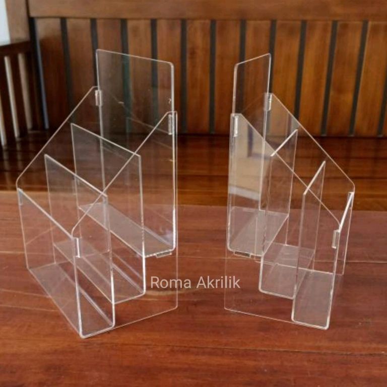 

KODE S12J Tempat brosur A6 3 susunAkrilik brosur susun