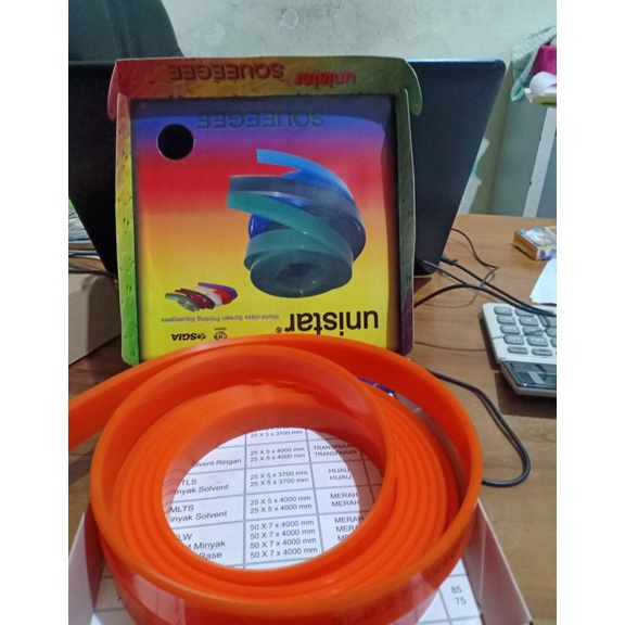 

KODE K3D KARET RAKEL LANCIP ORANGE MEREK UNISTAR 1 kotak isi 4 meter