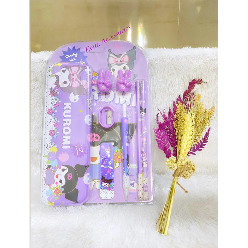 

Kotak Pensil Anak Set Stationary / Tempat Pensil Set ATK / Alat Tulis Set Kotak Pensil / Set Kotak Pensil Anak Sekolah Karakter Sanrio / Alat Tulis Set 6 In 1 Karakter Kuromi / Tempat Pensil Set Anak Murah