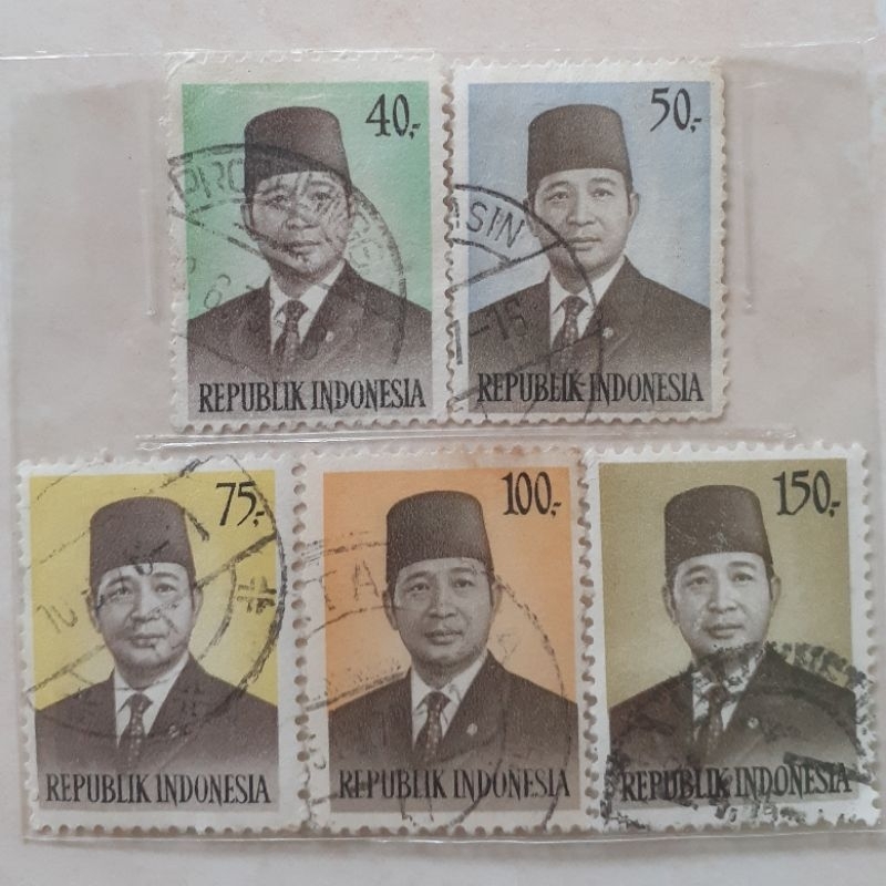 

(A) Perangko Indonesia Presiden Soeharto Tahun 1974 set 5pcs