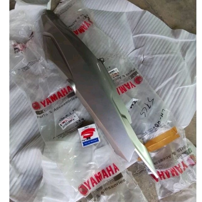 cover body kiri silver yamaha vega r new original