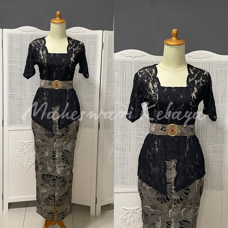 Kebaya Bali Set Brukat Bianca Hitam Rok Batik