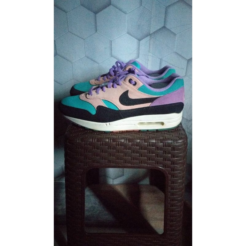 Sepatu Nike air max 1 have a nike day