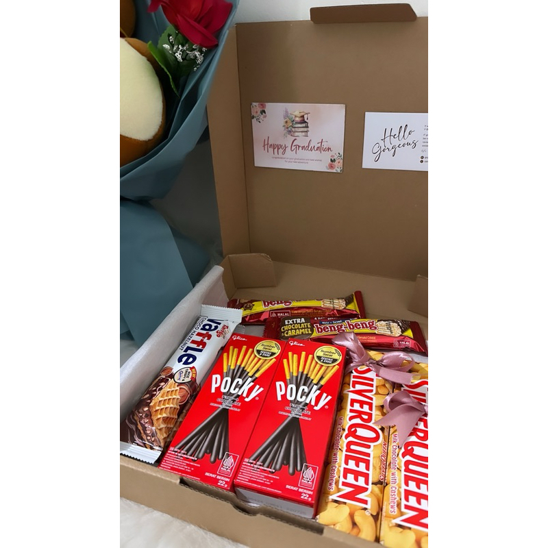 

Hampers box ulang tahun, wisuda, valentine day