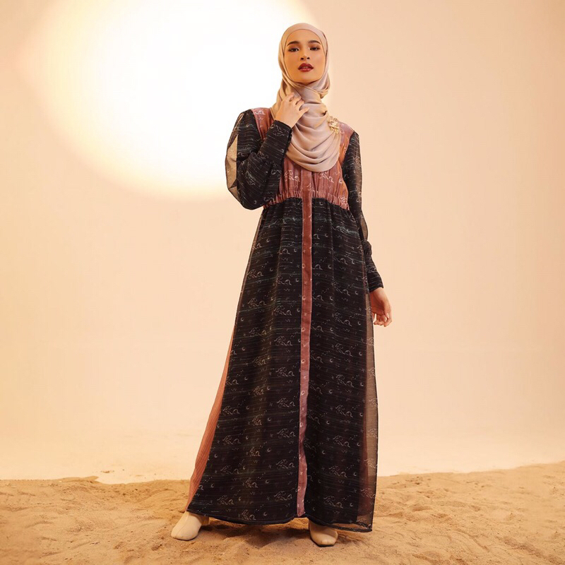 ZASKIA SUNGKAR PEKANBARU-AURORA DRESS EMPIRE