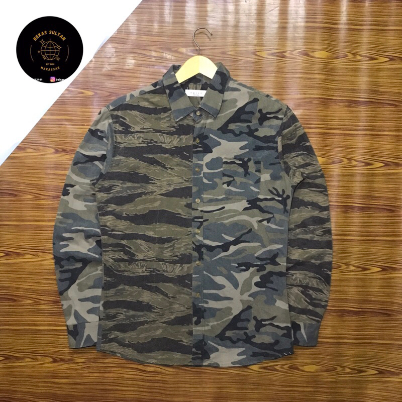 Kemeja Second Motif Camo