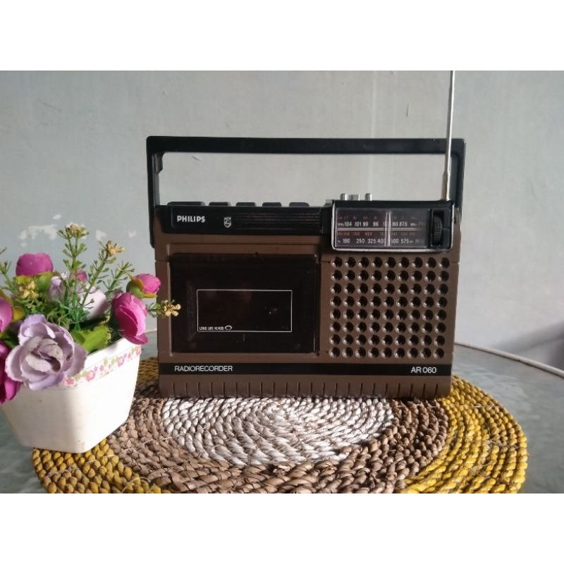 Radio Tape Philips antik jadul nyala