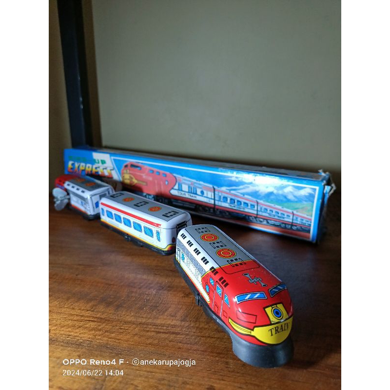 mainan kaleng  kereta api tin toys