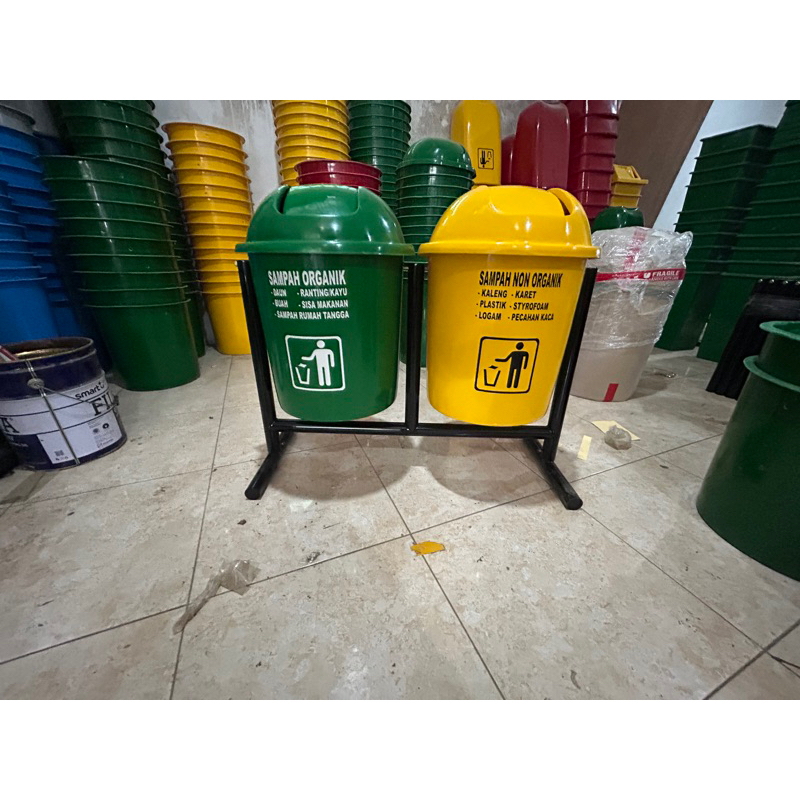 tempat sampah 2 pilah, kapasitas 50 litter, tempat sampah gantung 2 pilah, tempat sampah