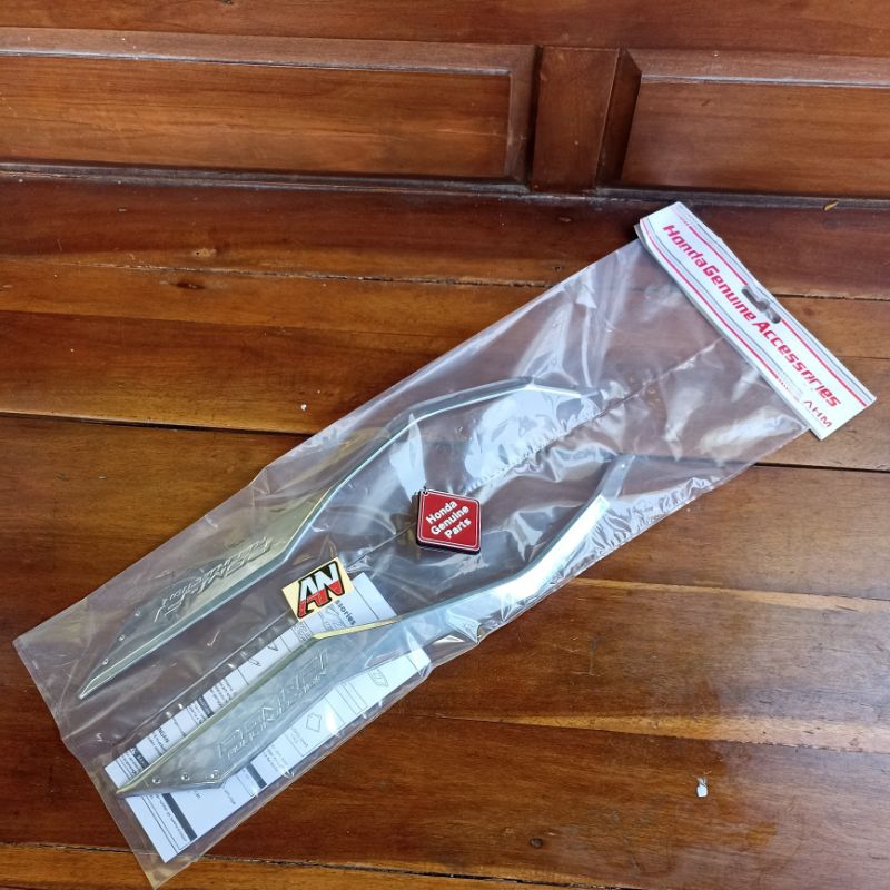 Garnish Side Body Vario 125 150 eSP LED OLD Original Honda Hiasan Body Samping