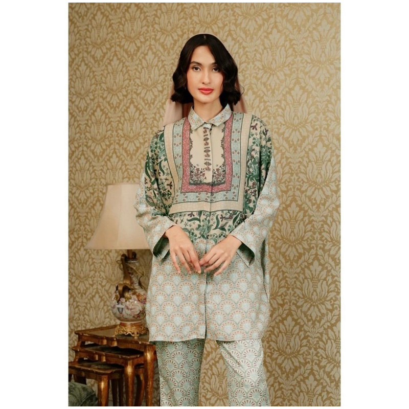 Benang Jarum Serenity Soiree Batwing Shirt - Nougat