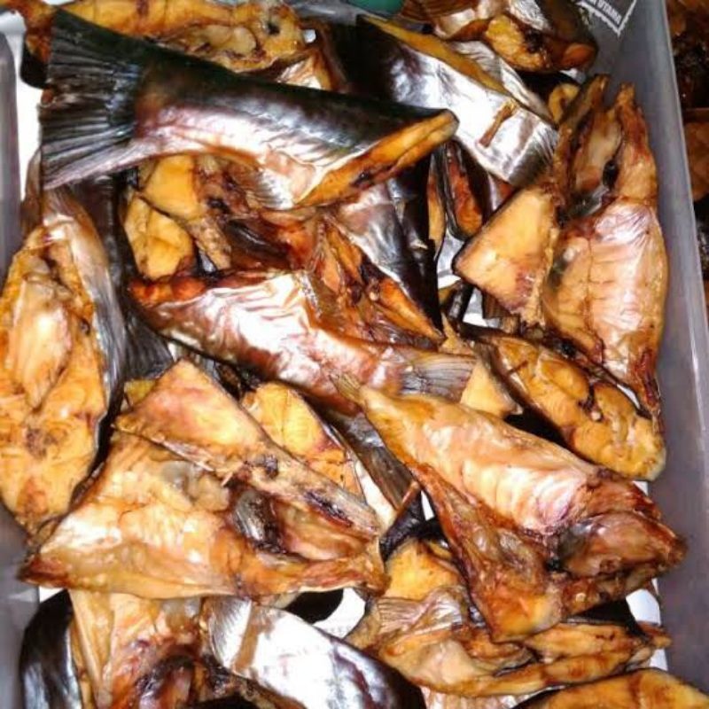 

IKAN PATIN ASAP / SMOKED PANGAS CATFISH 300 GRAM