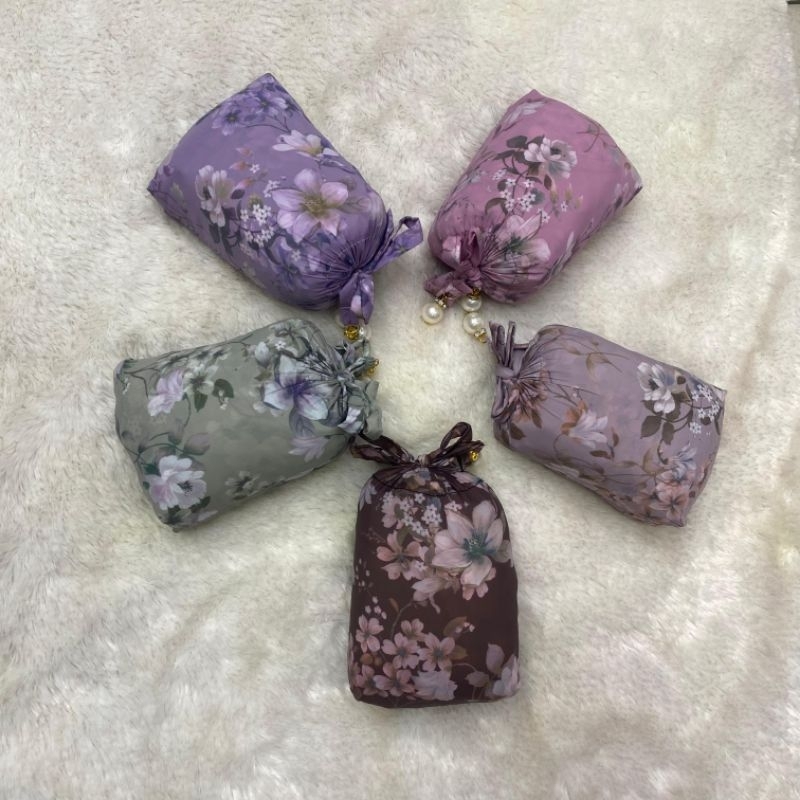 mukenah traveling tas serut mini pouch.Mukenah parasut Korea/mukenah traveling kekinian.