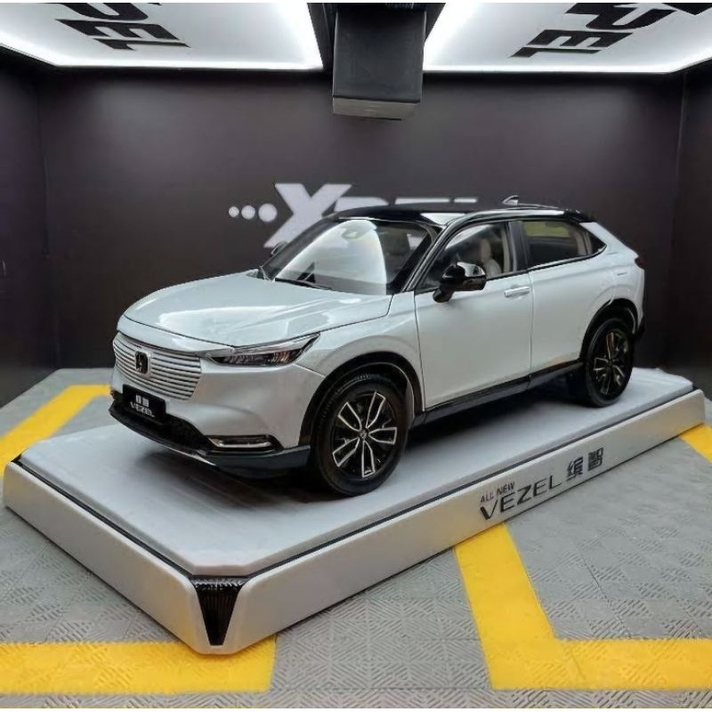 Diecast Dealerbox 1:18 Honda HR-V Licensed Limited Stock