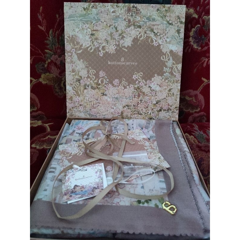 PL BUTTONSCARVES THE COMO SERIES - CANOE