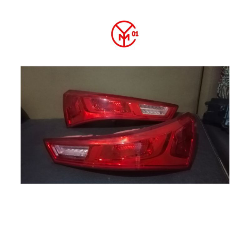 Stoplamp lampu belakang wuling almaz ori