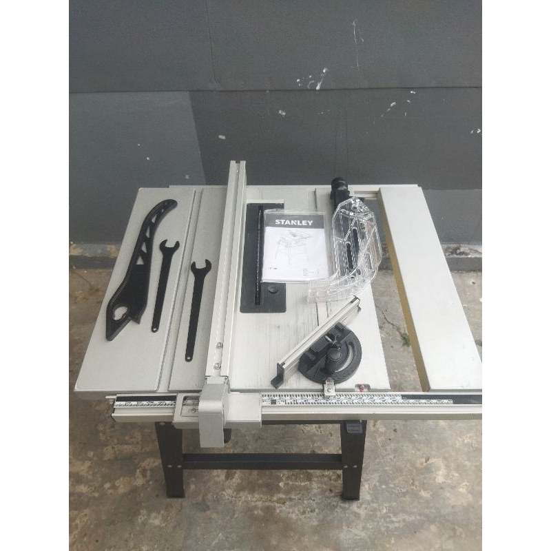 mesin meja potong Table Saw 10" STANLEY SST1801 (second)