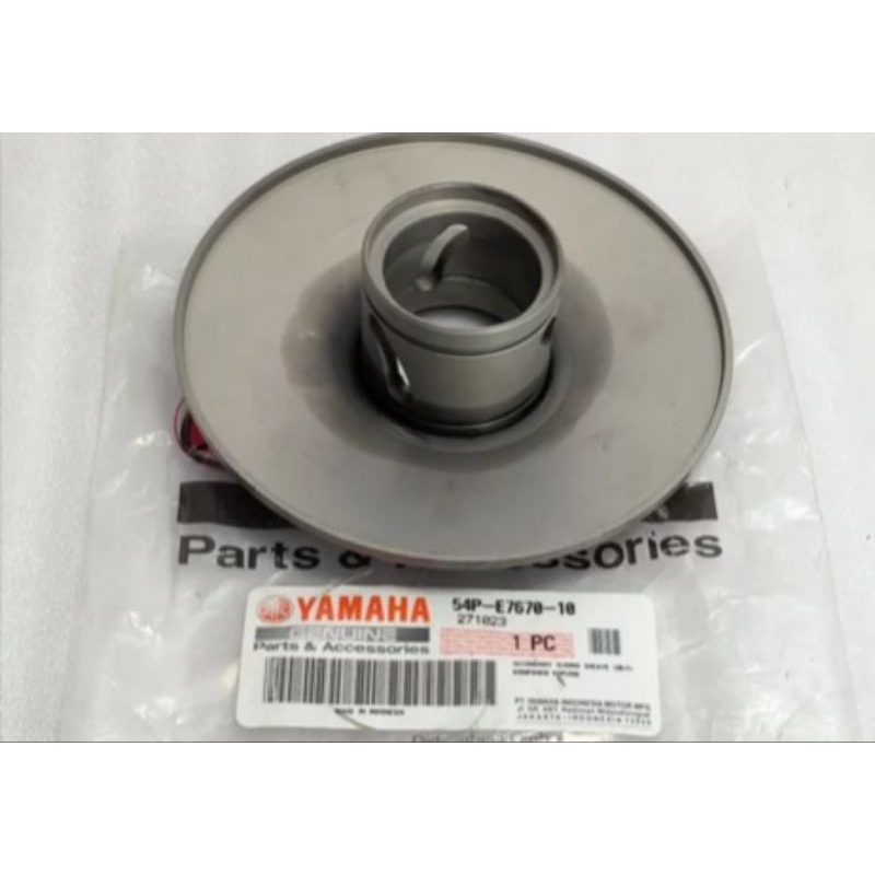 SECONDARY SLIDING SHEAVE () PULLY BELAKANG YAMAHA SOUL GT 115 (1KP1) ASLI ORIGINAL YGP / 54P-E7670-1